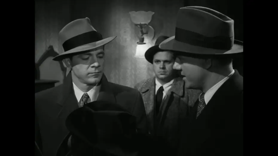 Wideo do filmu Na krawędzi prawa — MARK DIXON DETECTIVE - Une question très importante... VOST