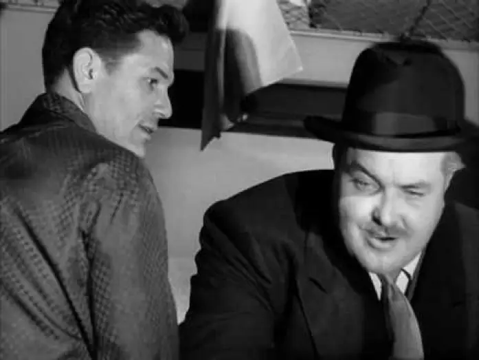 Wideo do filmu Ostatnia runda — Body and Soul (1947)