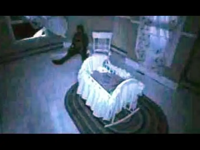 Wideo do filmu The Cradle — La niñera (The Cradle) - Trailer