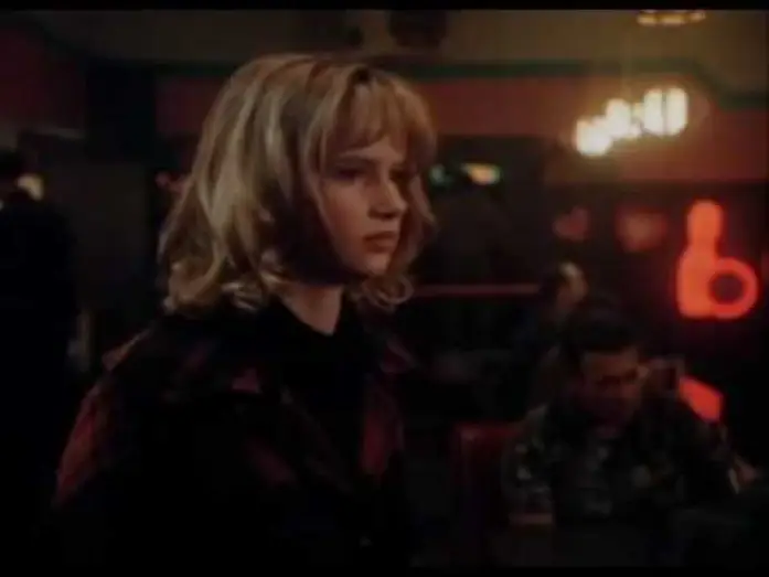 Wideo do filmu Za młoda by umrzeć ? — Too young to die? / Juliette Lewis Bratt Pitt