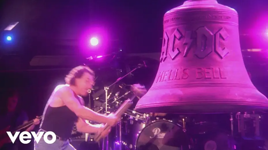 Wideo do filmu AC/DC: Live At Donington — AC/DC - Hells Bells (Live at Donington, 8/17/91)