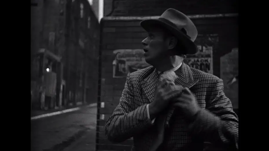 Wideo do filmu Noc i miasto — LES FORBANS DE LA NUIT - Extrait "Une nuit, dans une ville..." VOST