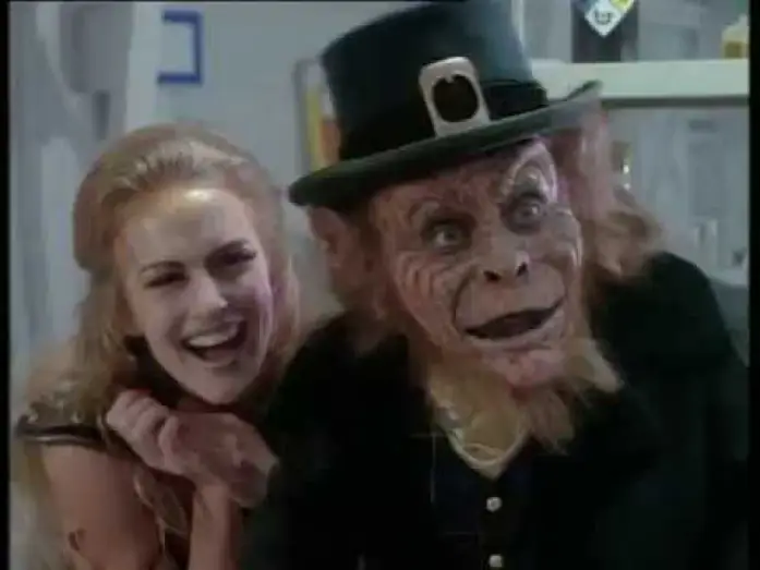 Wideo do filmu Karzeł 4. W Kosmosie — Leprechaun 4 - Destination Cosmos (1997/Horreur) - Bande Annonce VF
