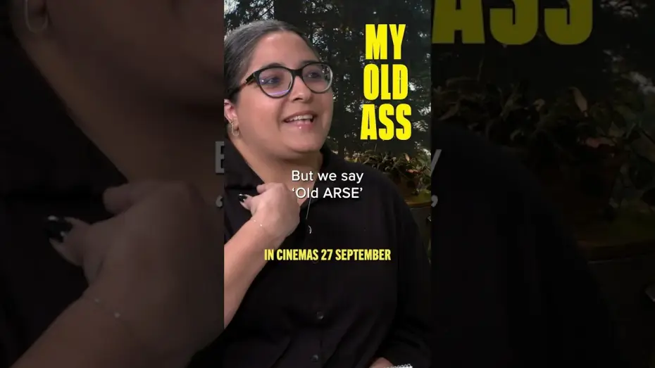 Wideo do filmu My Old Ass — MY OLD ASS actors Aubrey Plaza and Maisy Stella try their best British accents.