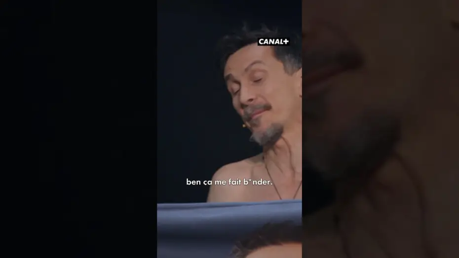 Wideo do filmu Ferrari, Tsamere, Lecaplain : La Tournée du Trio — La serviette gênante d'Arnaud 😭