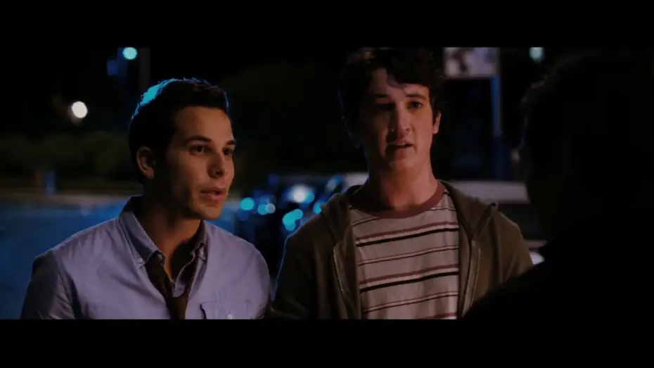 Wideo do filmu nieletni / pełnoletni — 21 And Over Bande Annonce VF (2013)