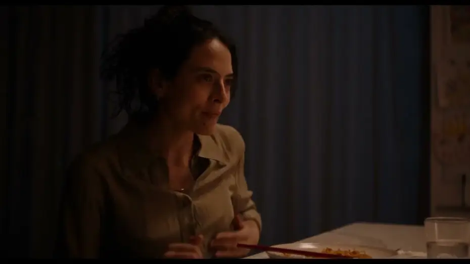 Wideo do filmu La Femme cachée — LA FEMME CACHÉE avec Antoine Bertrand et Naïlia Harzoune