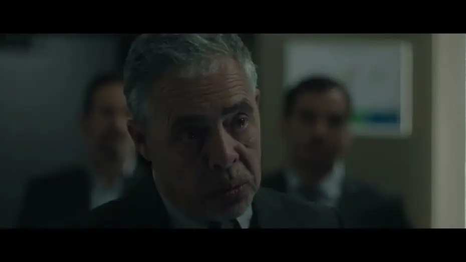 Wideo do filmu L'effacement — L'EFFACEMENT de Karim Moussaoui - Extrait (2024)
