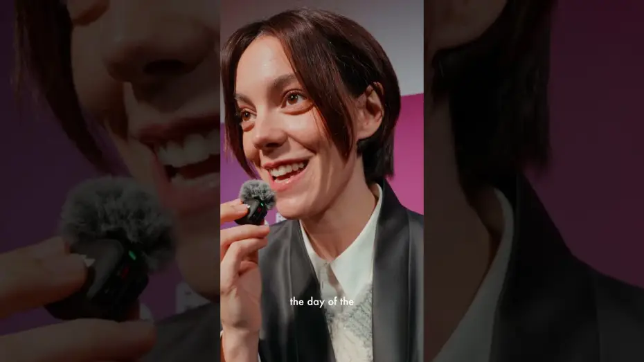 Wideo do filmu El ser querido — You can't beat a movie with a mirror scene – just ask THE BELOVED's Victoria Luengo.