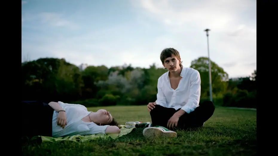 Wideo do filmu Wytłumaczenie wszystkiego — Official Trailer