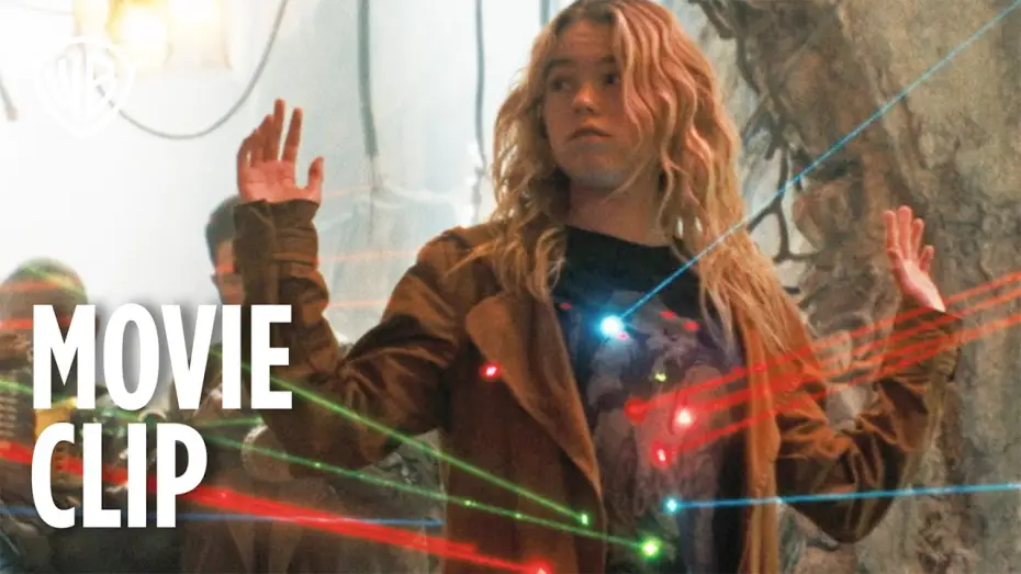 Wideo do filmu Supergirl — Fingers On Triggers? - Movie Clip