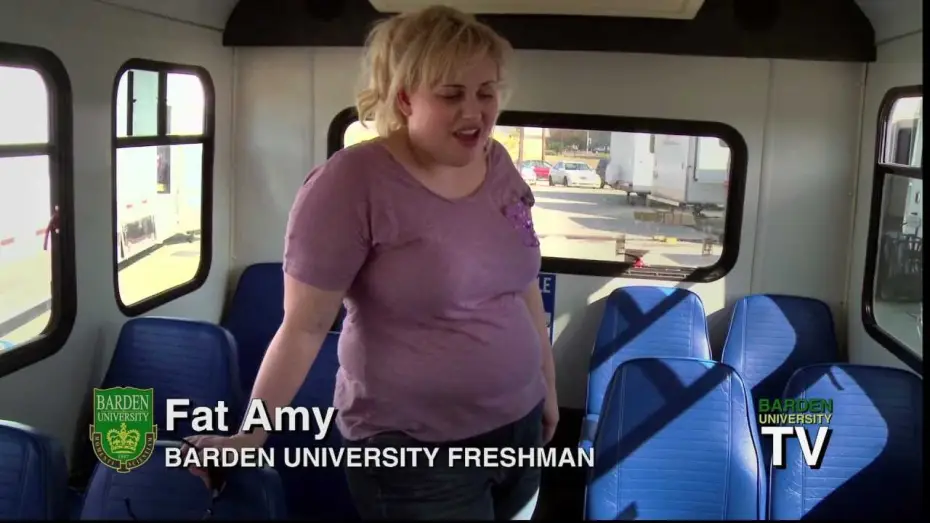 Wideo do filmu Pitch Perfect — "Barden's New Bella: Fat Amy"
