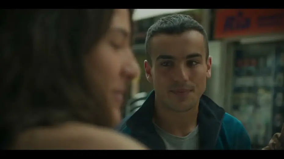 Wideo do filmu Mi soledad tiene alas — Spot Óscar y Candela