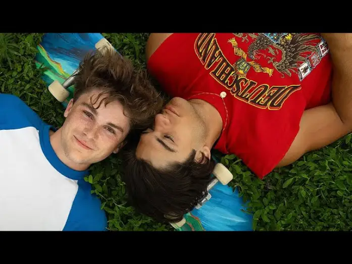 Wideo do filmu Scraps — SCRAPS - Gay Romance Skateboarding Short Film - (Official Trailer)
