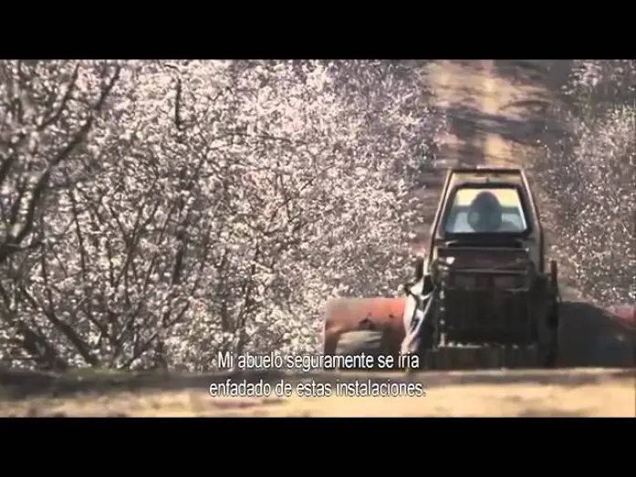 Wideo do filmu Więcej niż miód — "More Than Honey" (Mucho más que miel) trailer español.