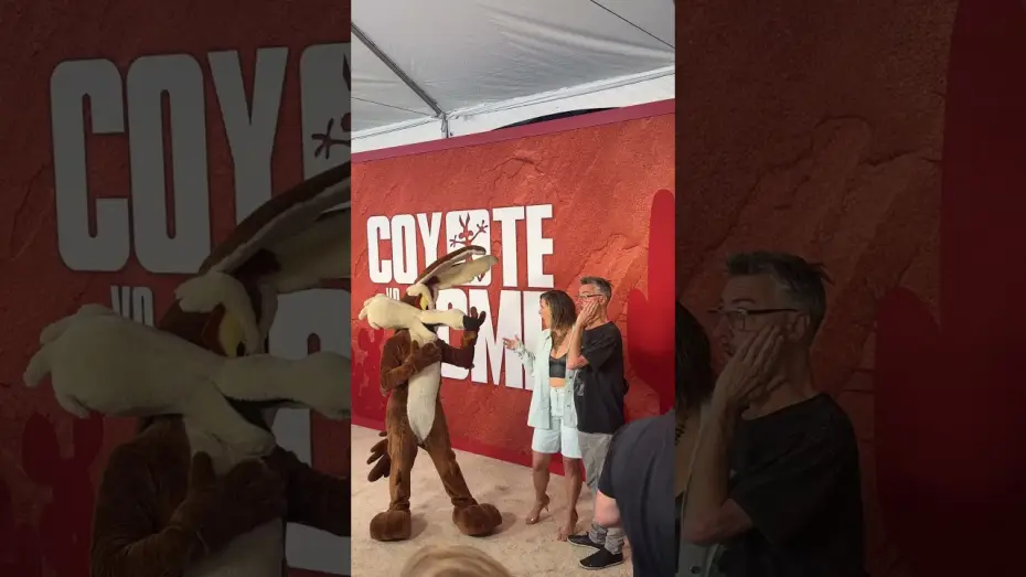 Wideo do filmu Struś Pędziwiatr i zemsta kojota — WE DID IT! Coyote Vs. Acme hits theaters tonight!