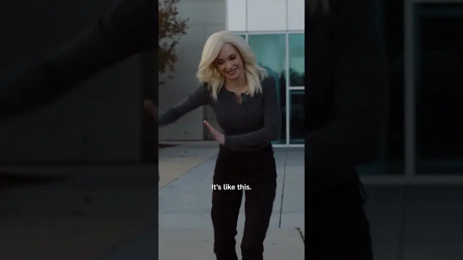 Wideo do filmu Straszny film — She's not new to this, she's true to this