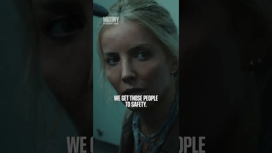 Buntownik — Jason Statham and Annabelle Wallis on a MF boat