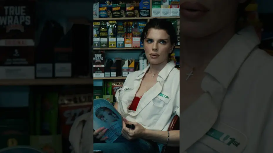Wideo do filmu The Deputy — Just here for funziez. Julia Fox stars in The Deputy.