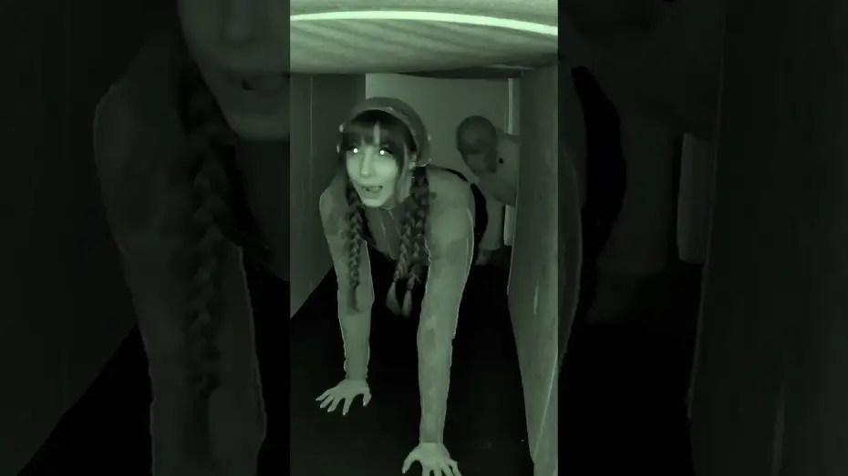 Wideo do filmu Naznaczony: Wyjście z mrocznego wymiaru — Did they crawl out?