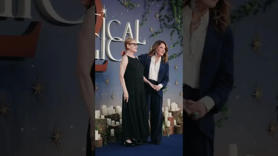 Wideo do filmu Totalna magia 2 — Dianne Wiest and Stockard Channing reunited at the PRACTICAL MAGIC 2 London premiere!