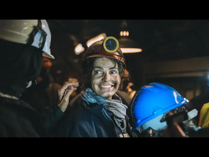 Wideo do filmu Miss Carbón — Tráiler oficial