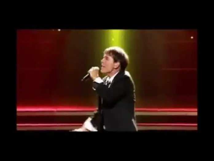 Wideo do filmu The Singing Priest — singing priest movie highlights