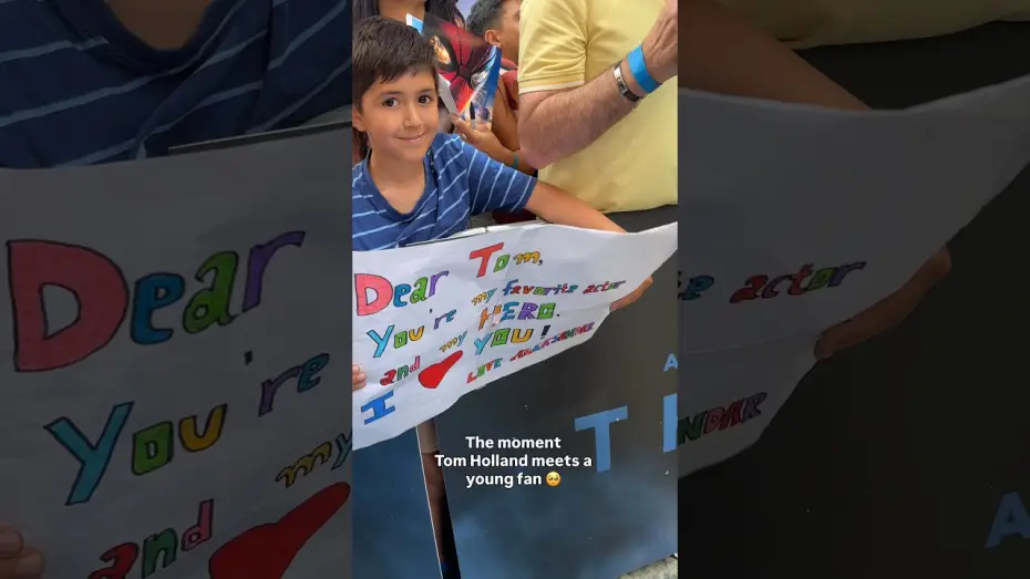 Wideo do filmu Odyseja — A moment between Tom Holland and a young fan.