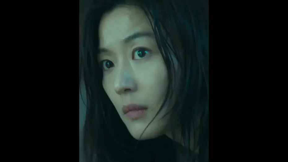 Wideo do filmu Kolonia — They learn. They adapt. They evolve. Gianna Jun stars in Colony. [Subtitled]