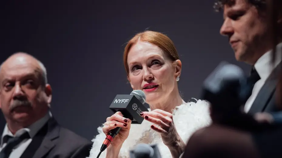 Wideo do filmu Debiut — Jesse Eisenberg, Julianne Moore, Paul Giamatti, Halle Bailey & More on The Debut