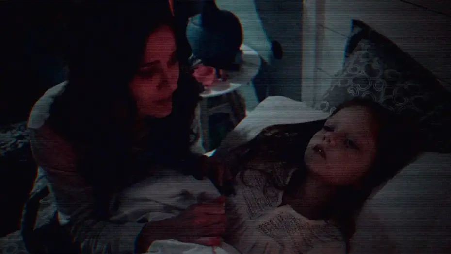 Wideo do filmu Paranormal Activity: Inny wymiar — PARANORMAL ACTIVITY 5 GHOST DIMENSION – Toby dans la chambre [Extrait - VOST]