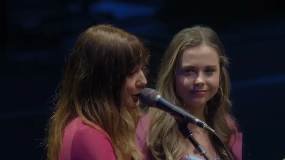 Wideo do filmu Eric Clapton’s Crossroads Guitar Festival 2023 — Sierra Hull & Molly Tuttle - Salt Creek (Live) [Crossroads 2023]