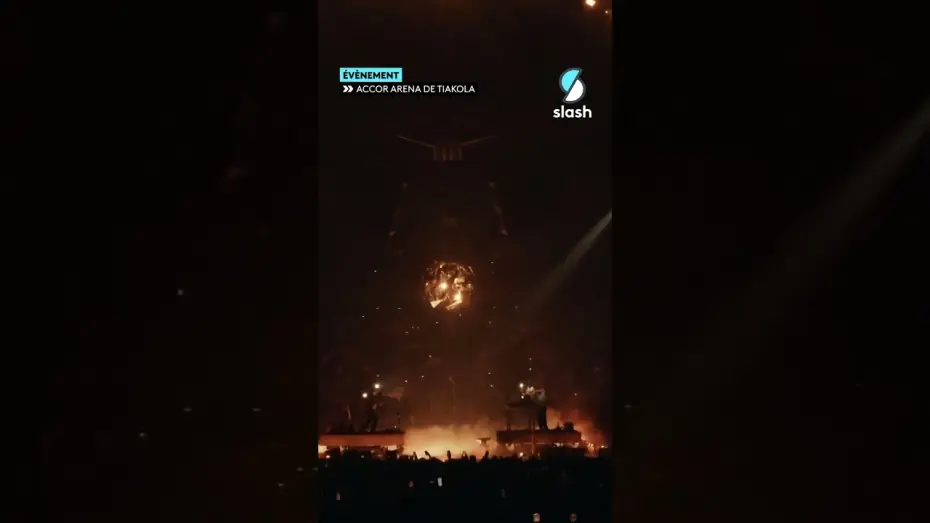 Wideo do filmu Tiakola à l'Accor Arena — L'émotion au Bercy de Tiakola pour Coucher de Soleil 🥹 #shorts #concert #rap #live #musique