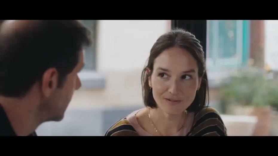 Wideo do filmu Un peu avant minuit — Bande-annonce - UN PEU AVANT MINUIT de Nicolas Pariser, dès le 2 décembre au cinéma