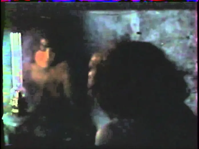 Wideo do filmu La Grande Trouille — Tendre Dracula " J'ai peur du noir j'ai peur du loup" les débuts de Miou Miou en chanteuse denudée