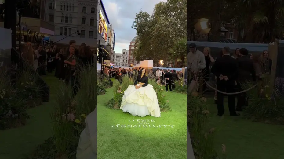 Wideo do filmu Rozważna i romantyczna — Esmé Creed-Miles arrives at the World Premiere of SENSE AND SENSIBILITY.