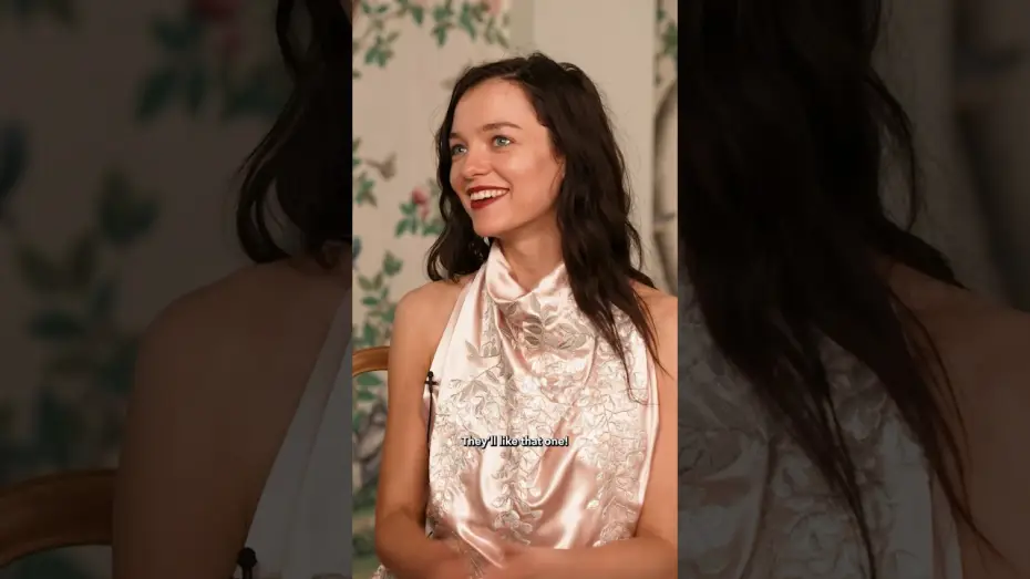 Wideo do filmu Rozważna i romantyczna — Daisy Edgar-Jones & Esmé Creed-Miles on SENSE AND SENSIBILITY vs modern life