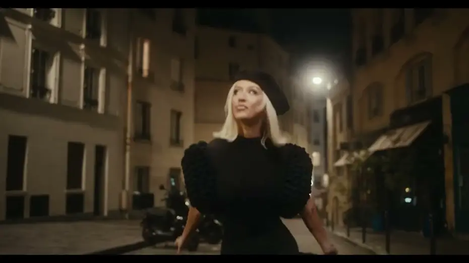 Wideo do filmu Christina Aguilera: Christmas in Paris — Christina Aguilera: Christmas in Paris | December 14 & 21