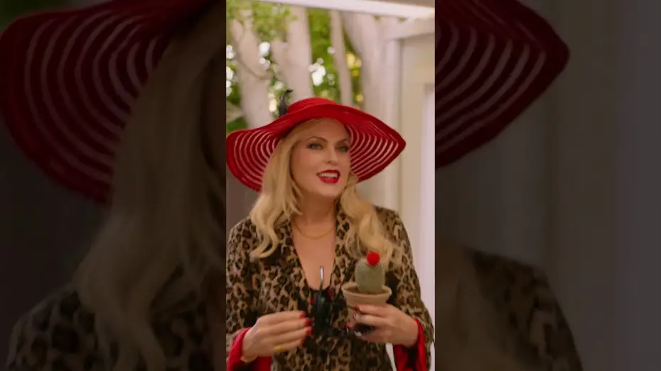 Wideo do filmu Meeting Marsha — Meet Marsha today!