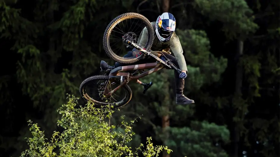 Wideo do filmu Paradigm — PARADIGM | Thomas Genon ft. Kade Edwards, Emil Johansson & Szymon Godziek