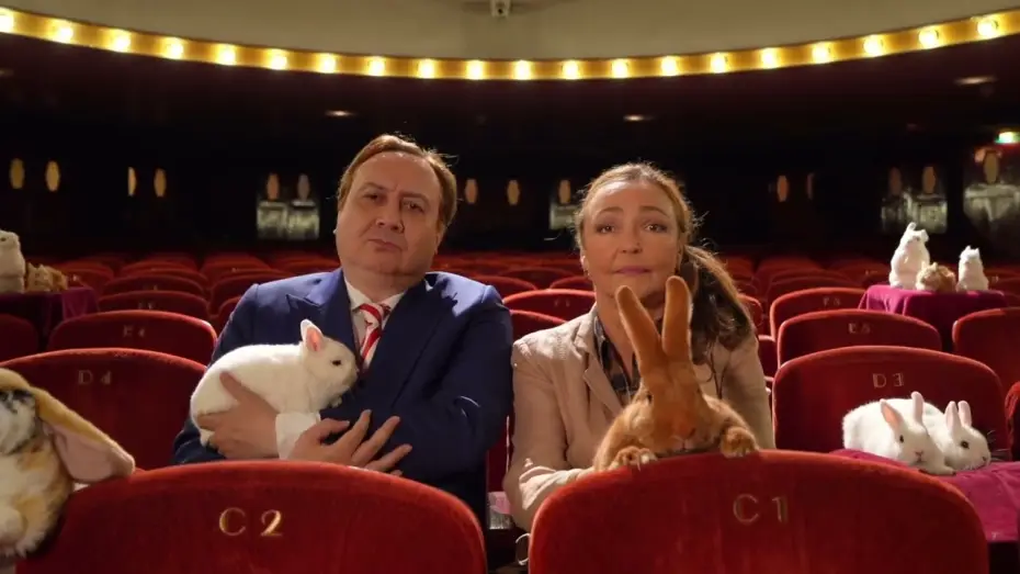 Wideo do filmu Lorsque l'enfant paraît — LORSQUE L'ENFANT PARAÎT avec Catherine Frot et Michel Fau / TEASER