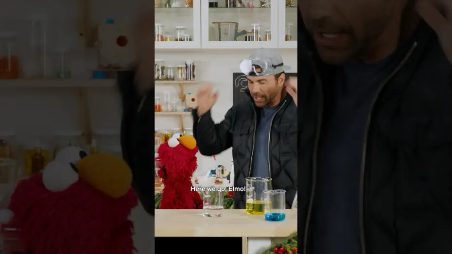 Wideo do filmu Elmo i Mark Rober: Dzień Prezentów — Goggle Check