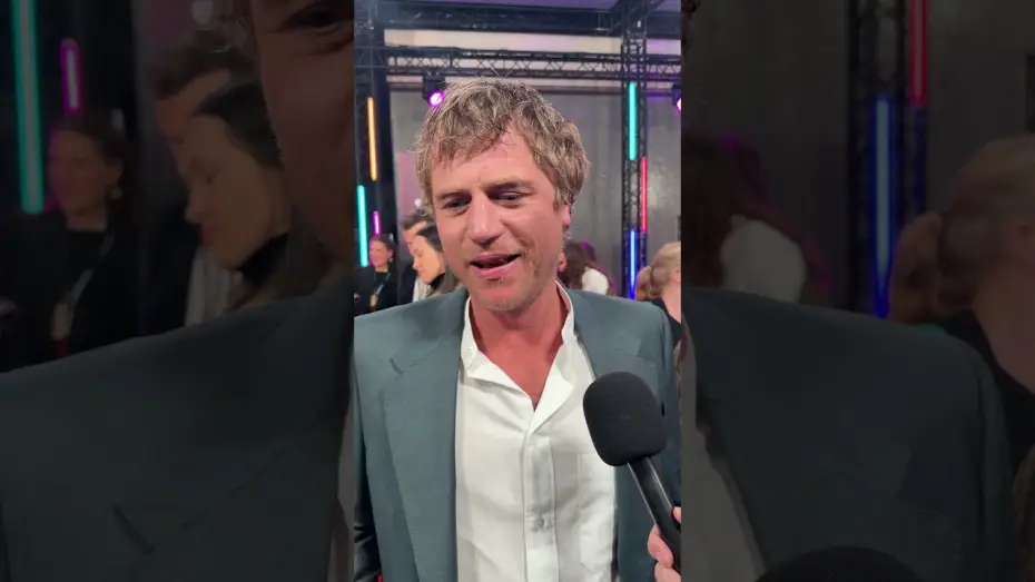 Wideo do filmu Ostatni Hamlet — Johnny Flynn on Ian Charleson's bravery and courage