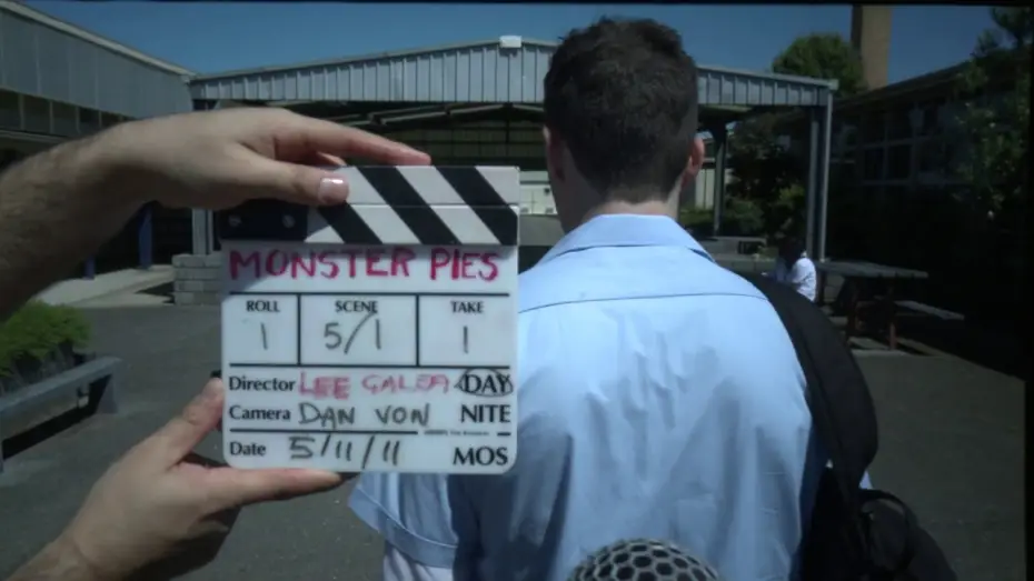Wideo do filmu Ciastka i potwory — TAKE 1 of DAY 1 of Principal photography on Monster Pies.
