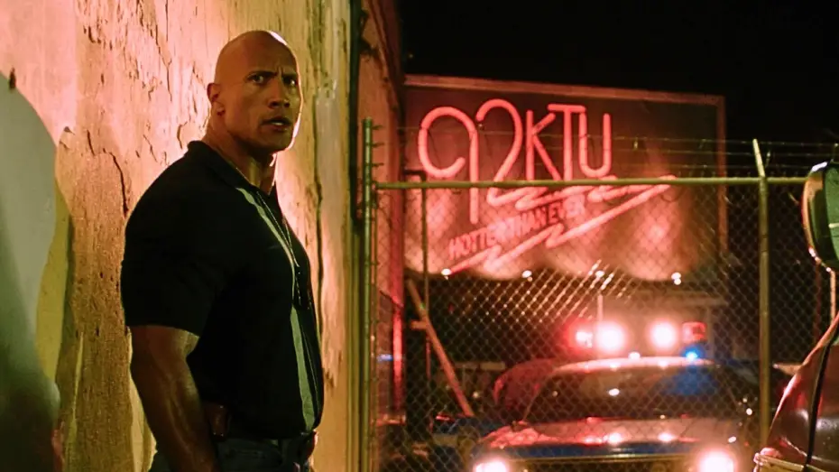 Wideo do filmu Empire State: Ryzykowna gra — Dwayne Johnson caught in a shootout