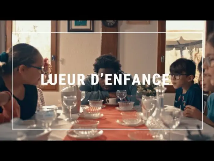 Wideo do filmu Lueur d'Enfance — Lueur d'enfance