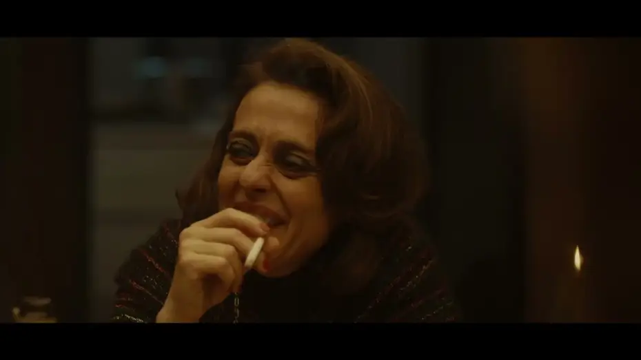 Wideo do filmu Il fuoco che ti porti dentro — IL FUOCO CHE TI PORTI DENTRO di Edoardo De Angelis - #Venezia83 - Clip "A tavola"