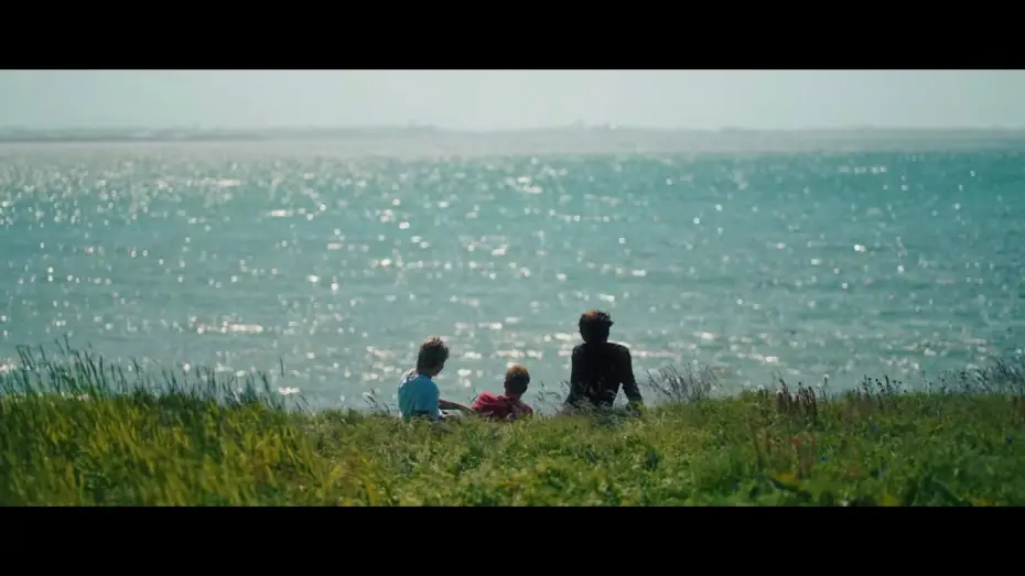 Wideo do filmu Undir Ísnum — Undir Ísnum - Trailer 2