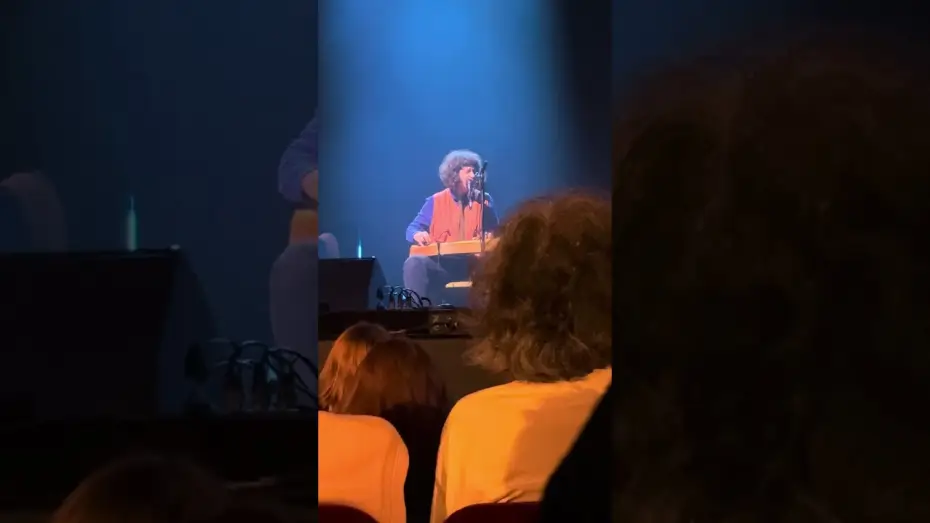 Wideo do filmu The songs of Joni Mitchell au Casino de Paris — Kate Stables "A Case of You" - 17/11/25 - Casino de Paris