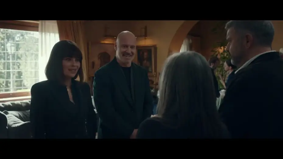 Wideo do filmu Un tranquillo funerale di famiglia — UN TRANQUILLO FUNERALE DI FAMIGLIA di Massimiliano Bruno (2026) - Trailer Ufficiale HD